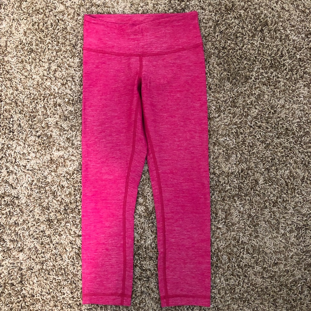 Lululemon low-rise Wunder Under crops